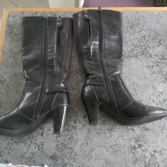 LIFESTRIDE BLACK TALL HEELED ZIPPERED FAUX LEATHER BOOTS SIZE 7.5 - Picture 6 of 7